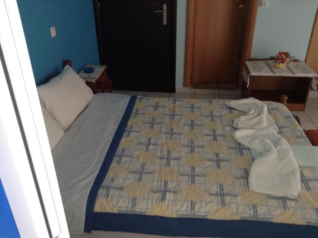 Kostas Rooms Votsi  Zimmer foto