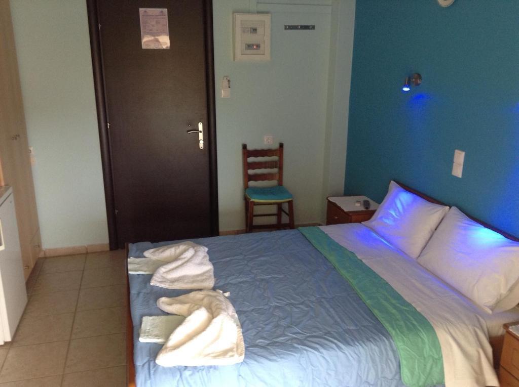 Kostas Rooms Votsi  Zimmer foto